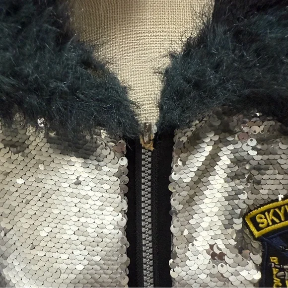 Star Wars - Stardust Love - Save The Lars - Silver Sequin Jacket w/Faux Fur Hood - Picture 11 of 17